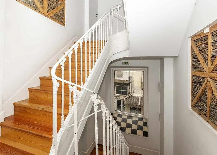 Pombalino Design Em Baixachiado